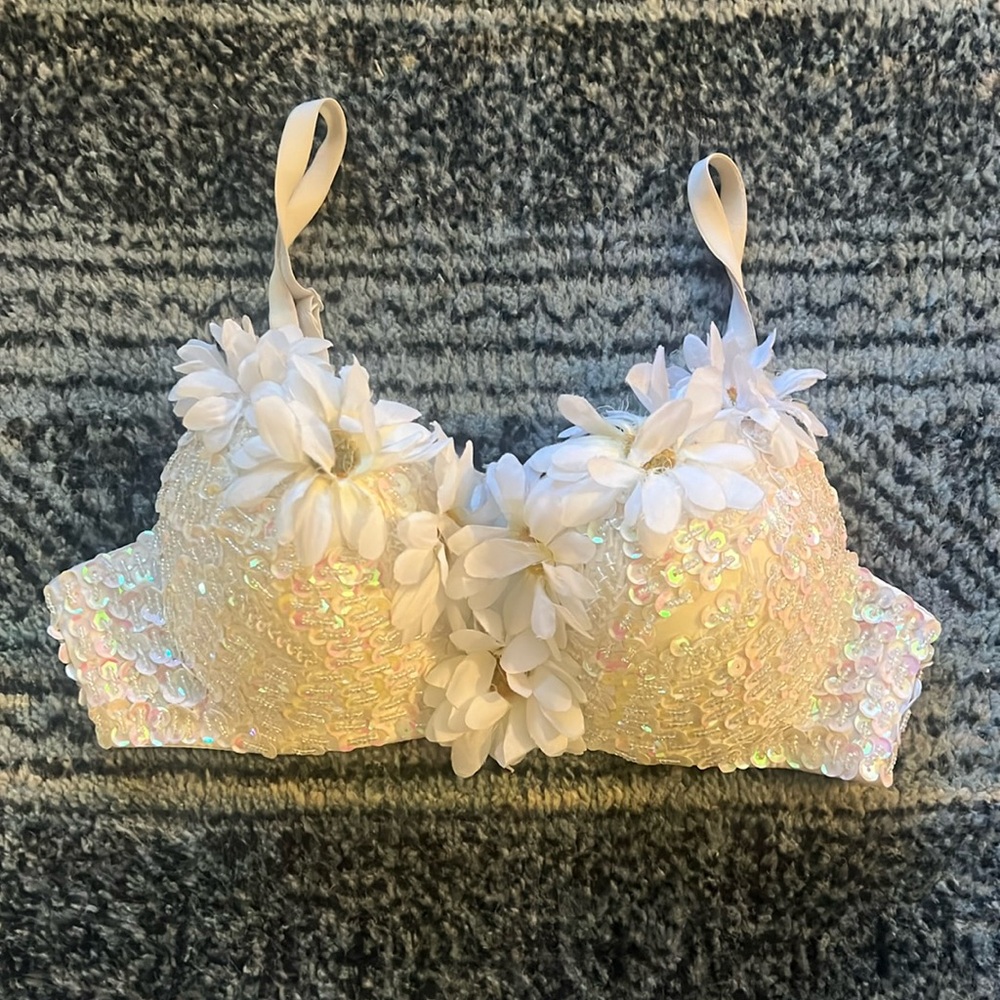 White Beaded Sequin Push-Up Bra with Daisies 34DD (perfect for festival season!)